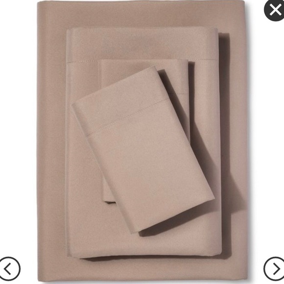 Room Essentials Other - NWT Queen Microfiber Sheet Set